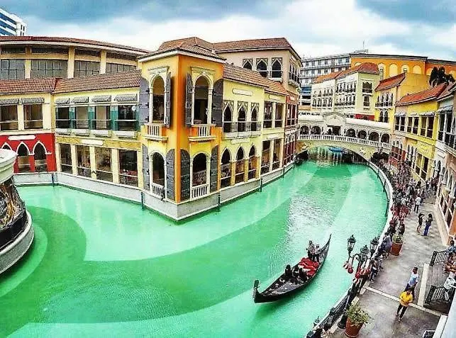 Morgan Bgc Shortwalk2 Venice Mall Free Pool Gym Apartment Manila
